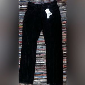 these are black zara jeans i. a size 42. USA 10